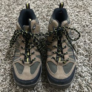 Bearpaw Wildwood Youth's Hiking Boots